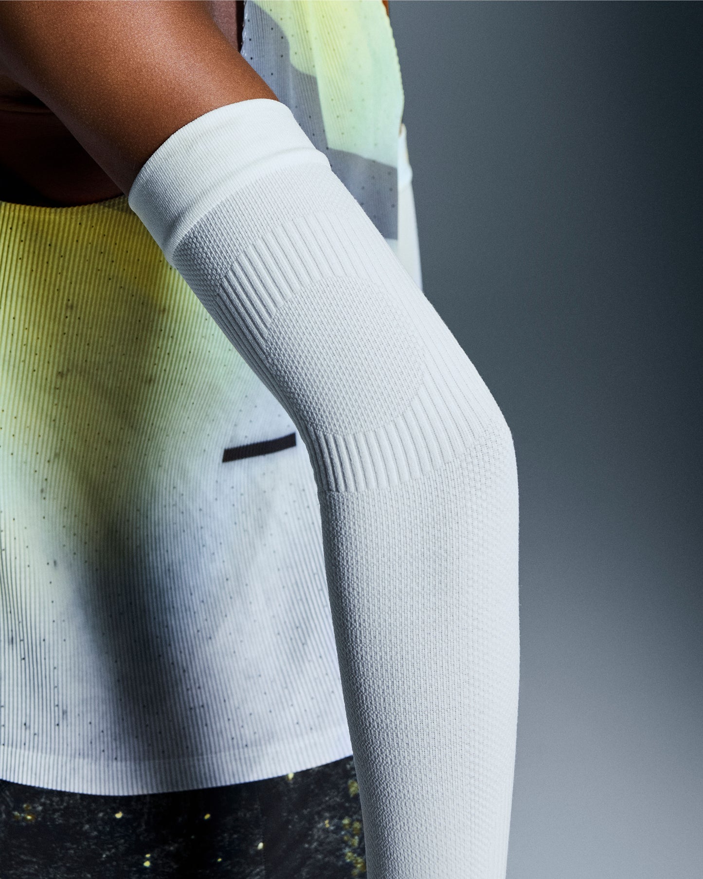 Performance Arm Sleeves White | White - US 7216