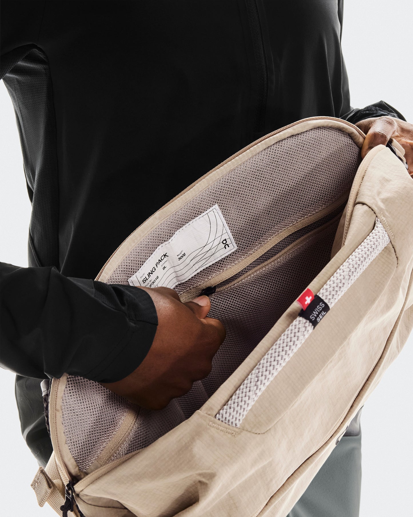 Sling Pack 9L Sand | Black - US 2238
