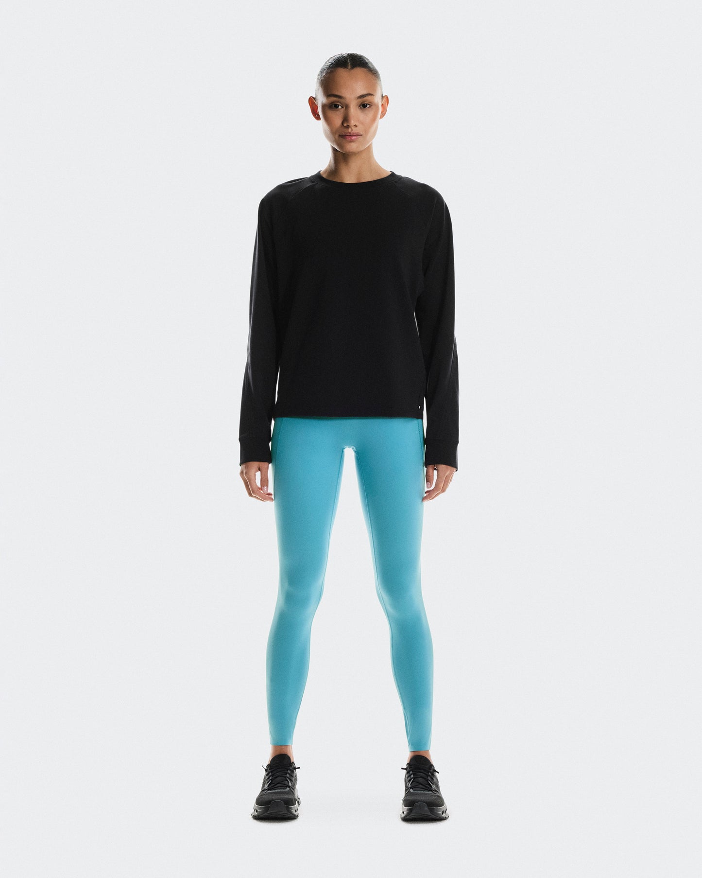 Women's Studio Crew Black - US 8357