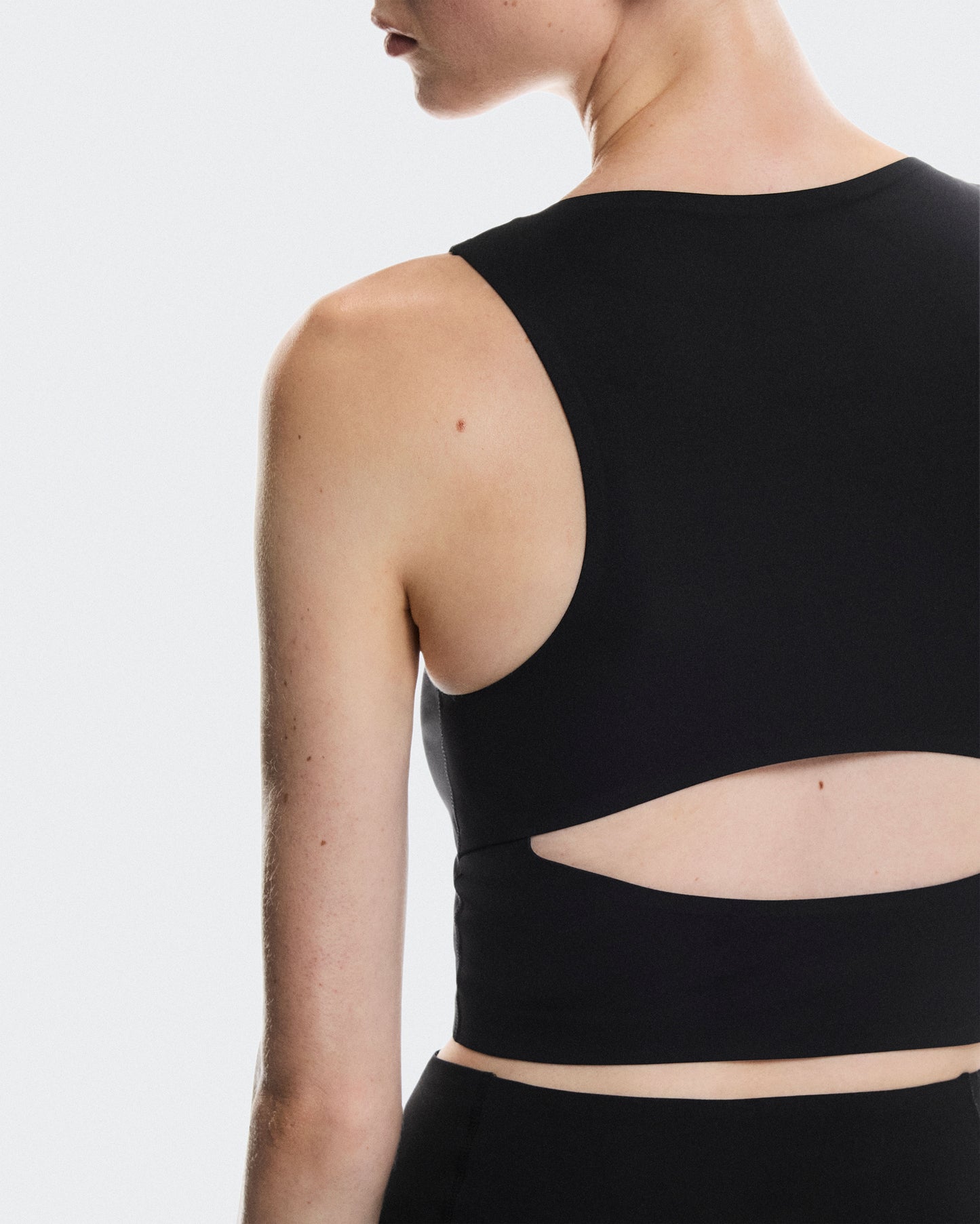 Women's Studio Open Back Crop Black - US 4632
