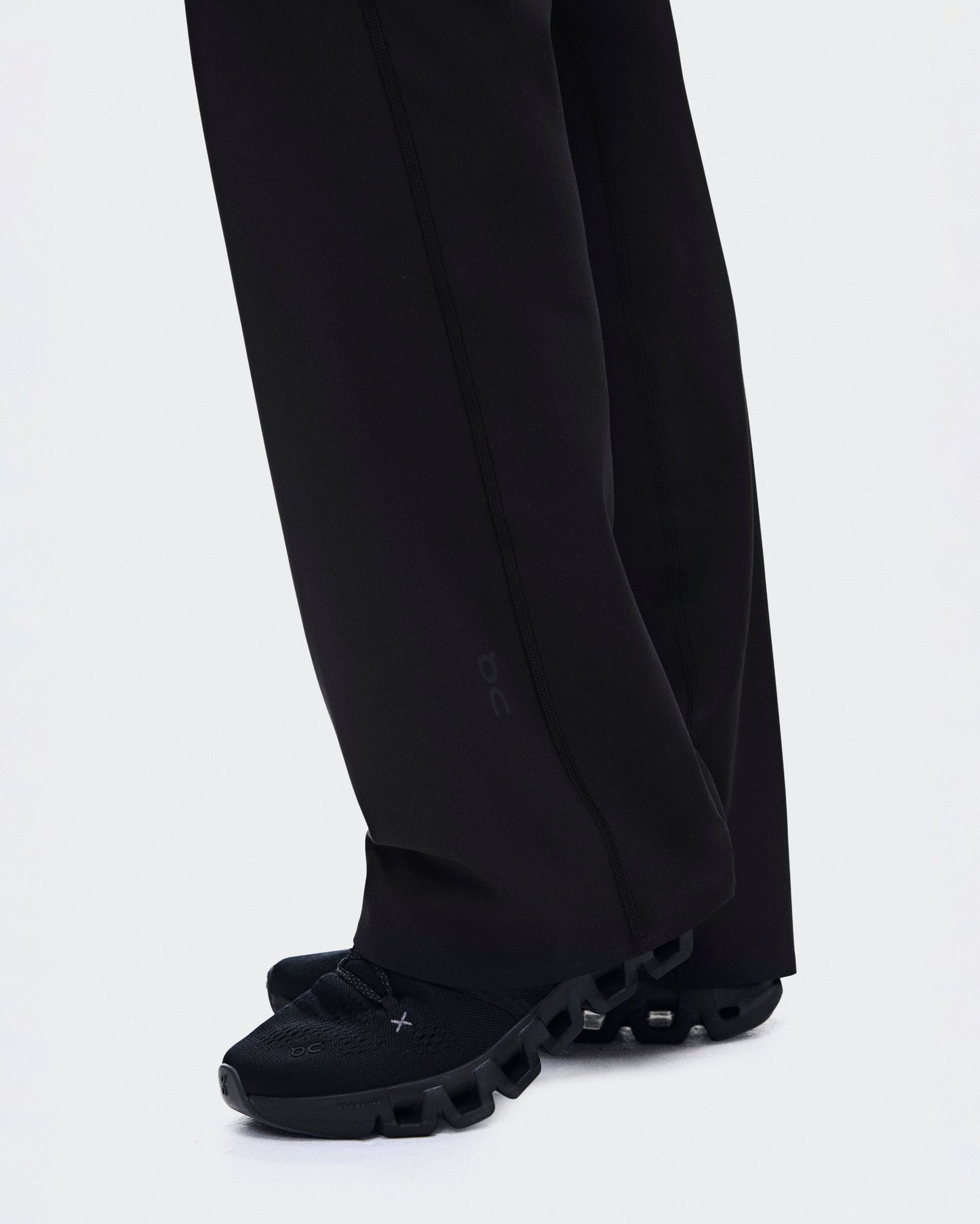 Women's Studio Flared Pants 30" Black - US 4669